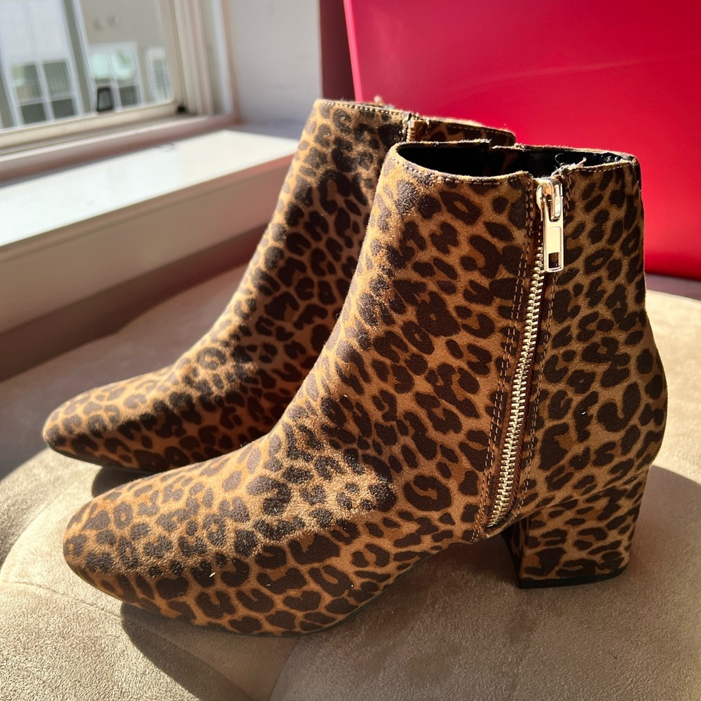 NWT Cheetah ankle booties- size 10